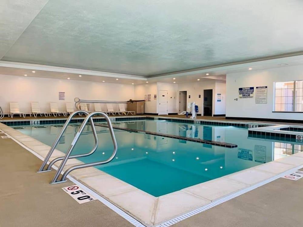 CB&M Executive Suites photo 50