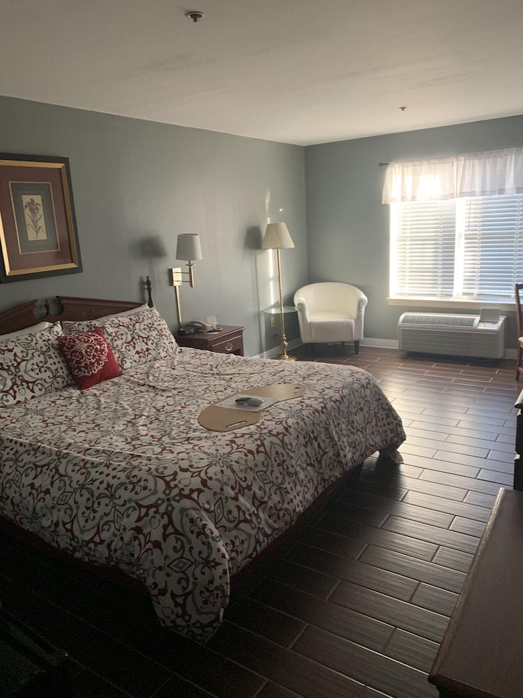 French Quarter Inn photo 22