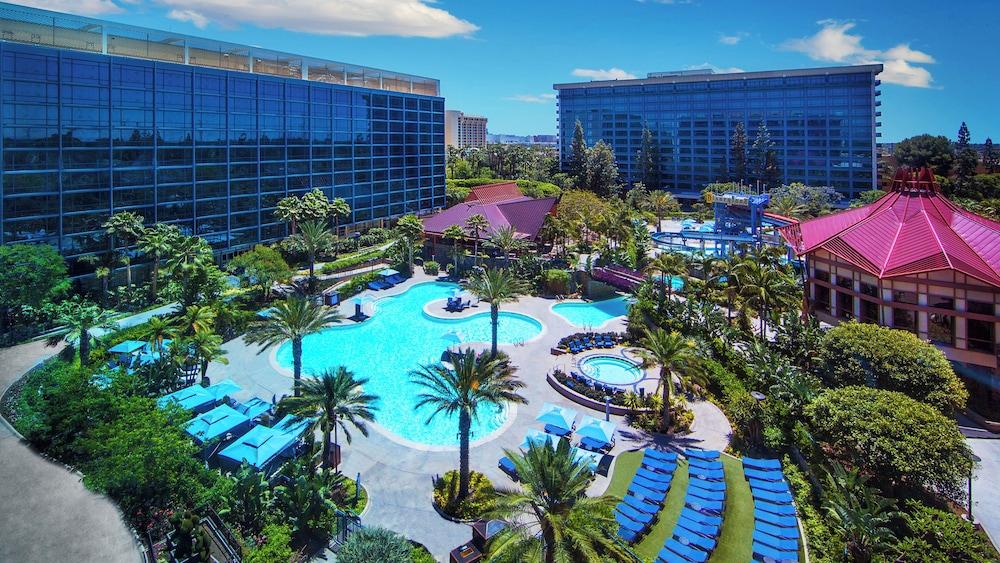 Disneyland Hotel photo 15