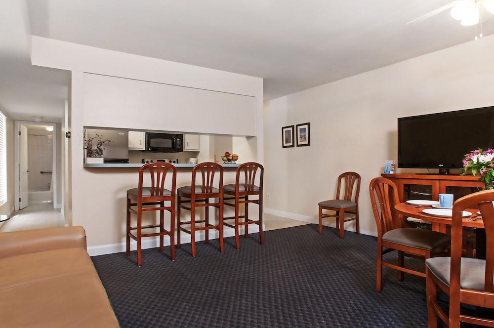 Matador Oceanfront Resort photo 44