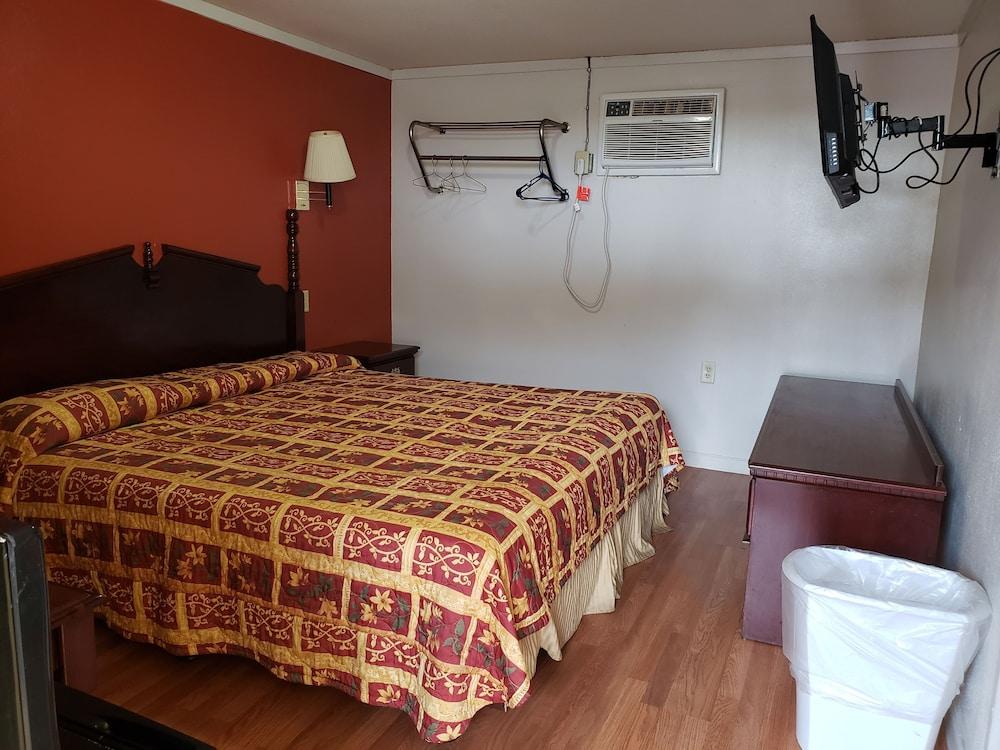 Mustang Motel photo 3