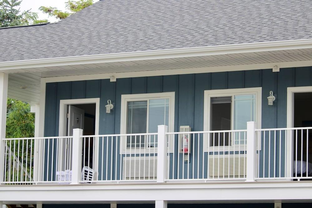 Empire Lakeshore Inn photo 41