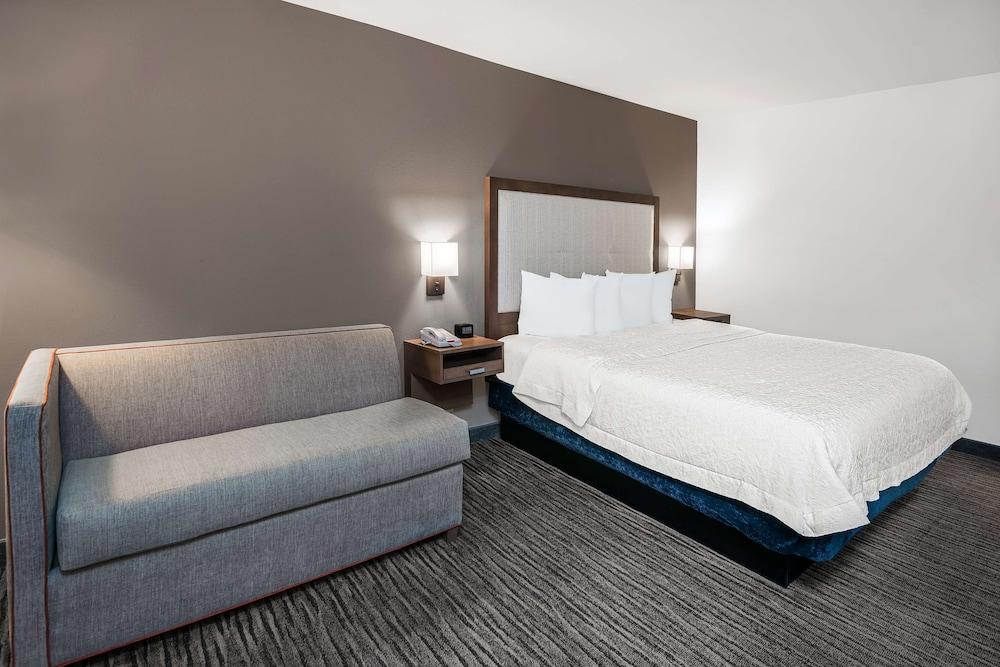 Hampton Inn & Suites San Marcos photo 17