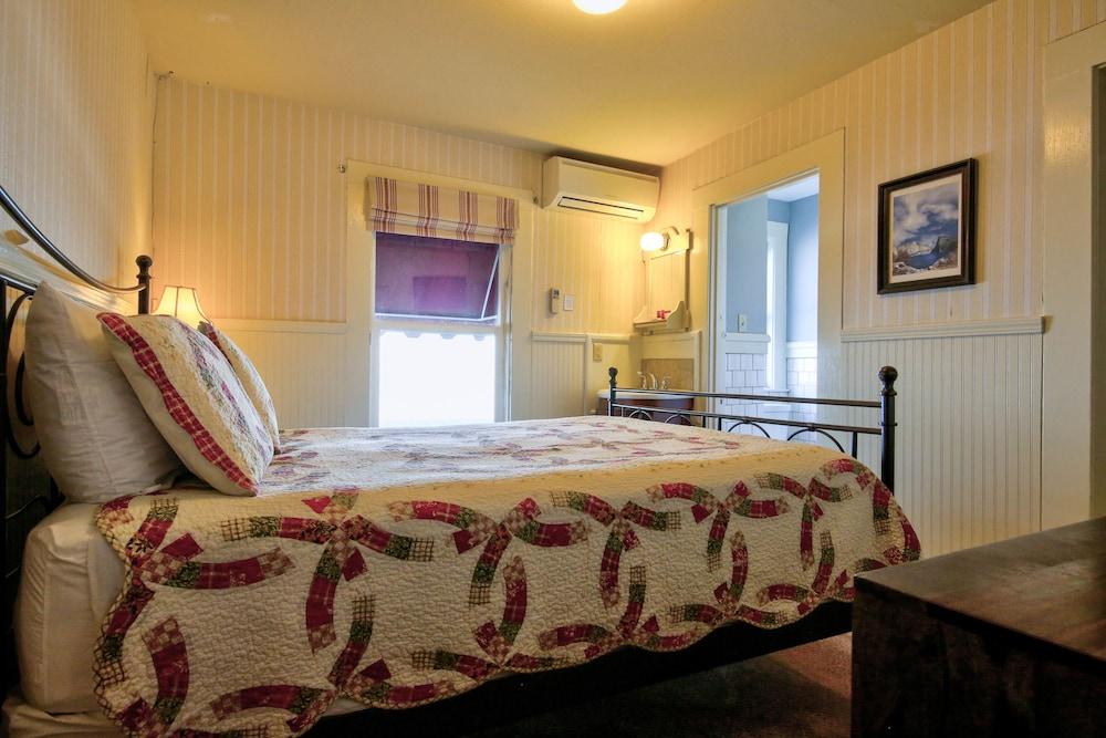 Hotel Charlotte photo 40
