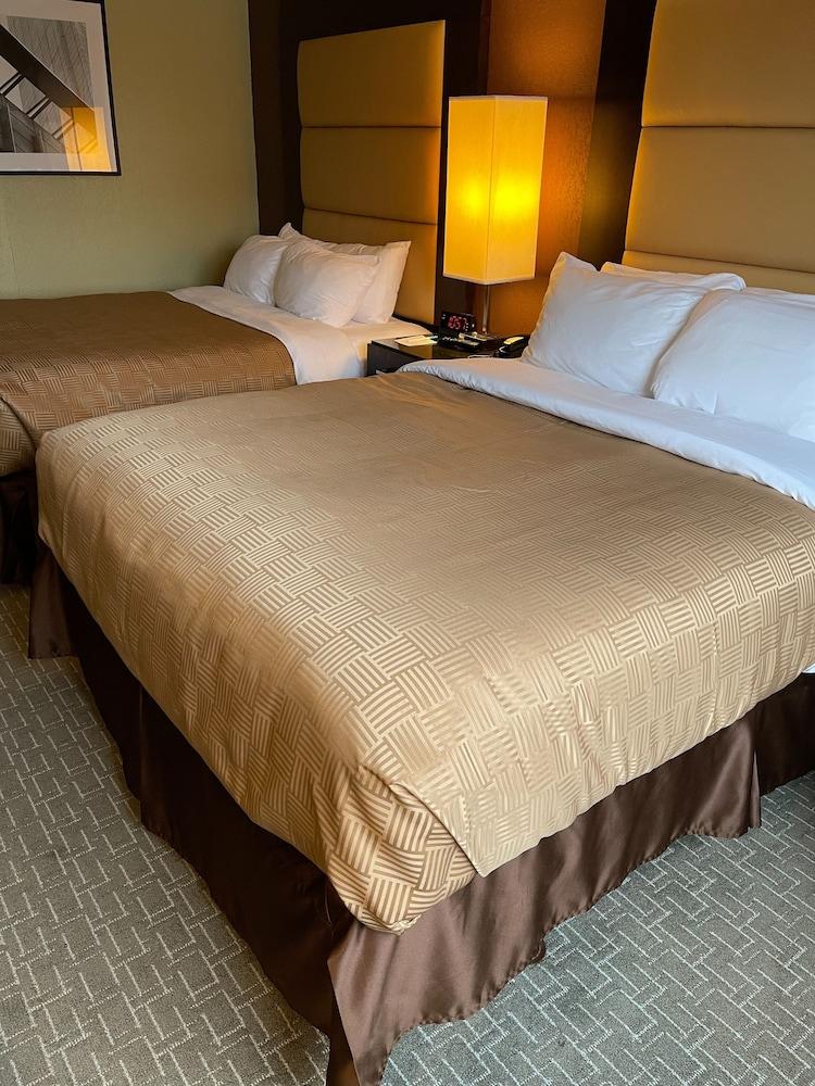 Clarion Inn photo 31