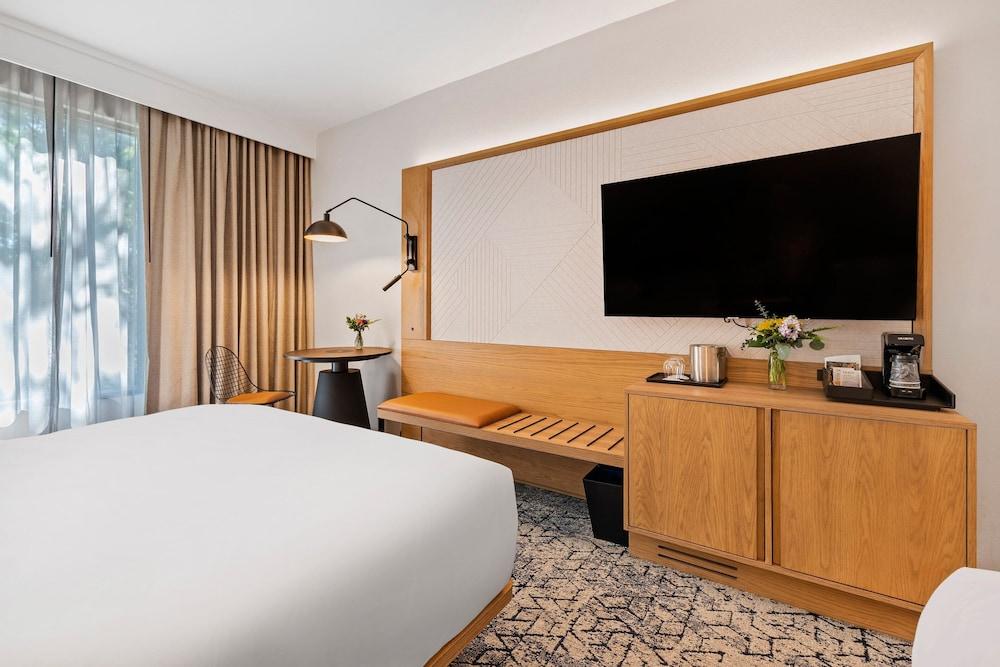 Sheraton Chapel Hill Hotel photo 40