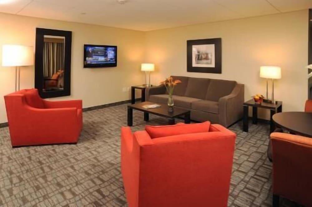 Hotel UMass photo 26
