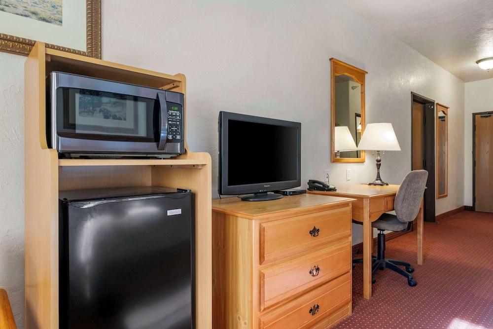 Best Western Devils Tower Inn photo 11