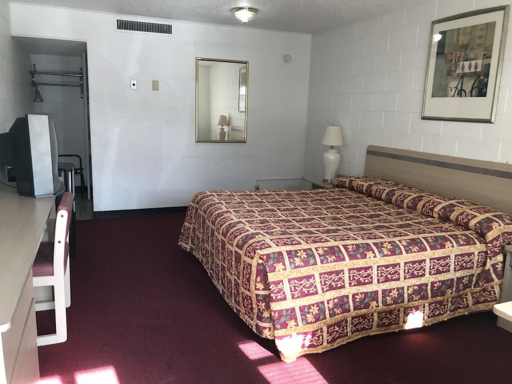 SuperLodge Motel photo 43