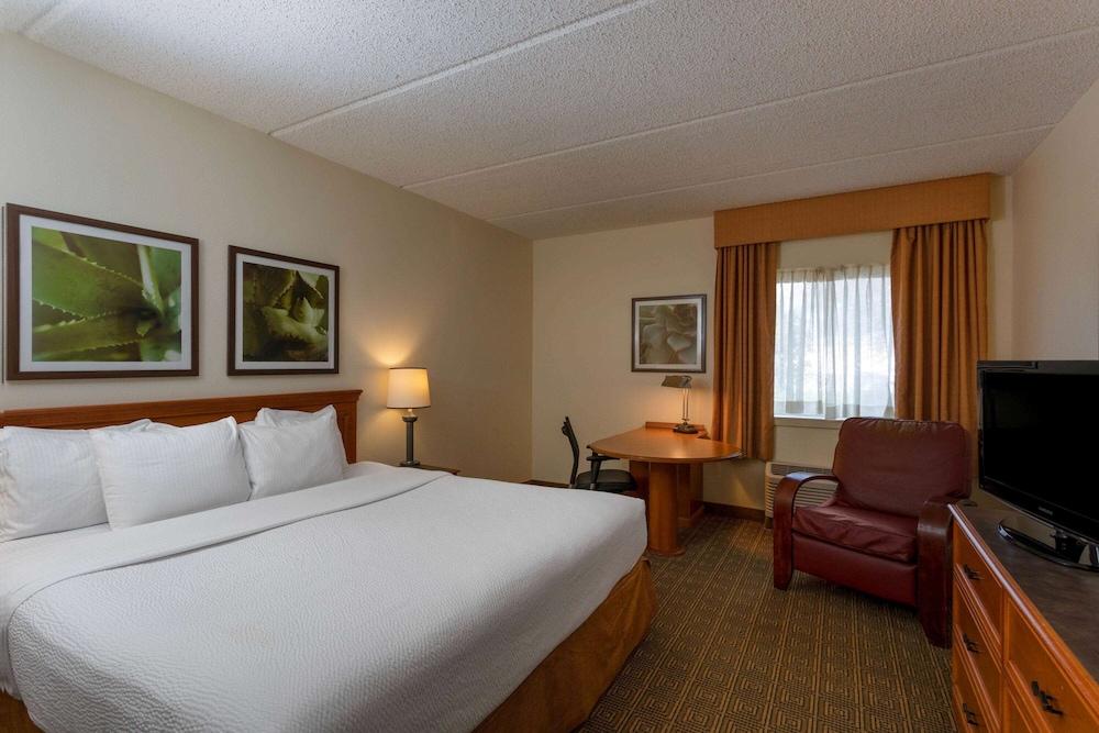 La Quinta Inn & Suites by Wyndham Jacksonville Mandarin photo 32