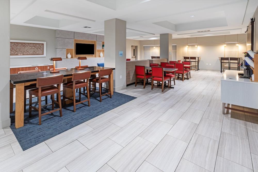 Holiday Inn Express & Suites West by IHG photo 31