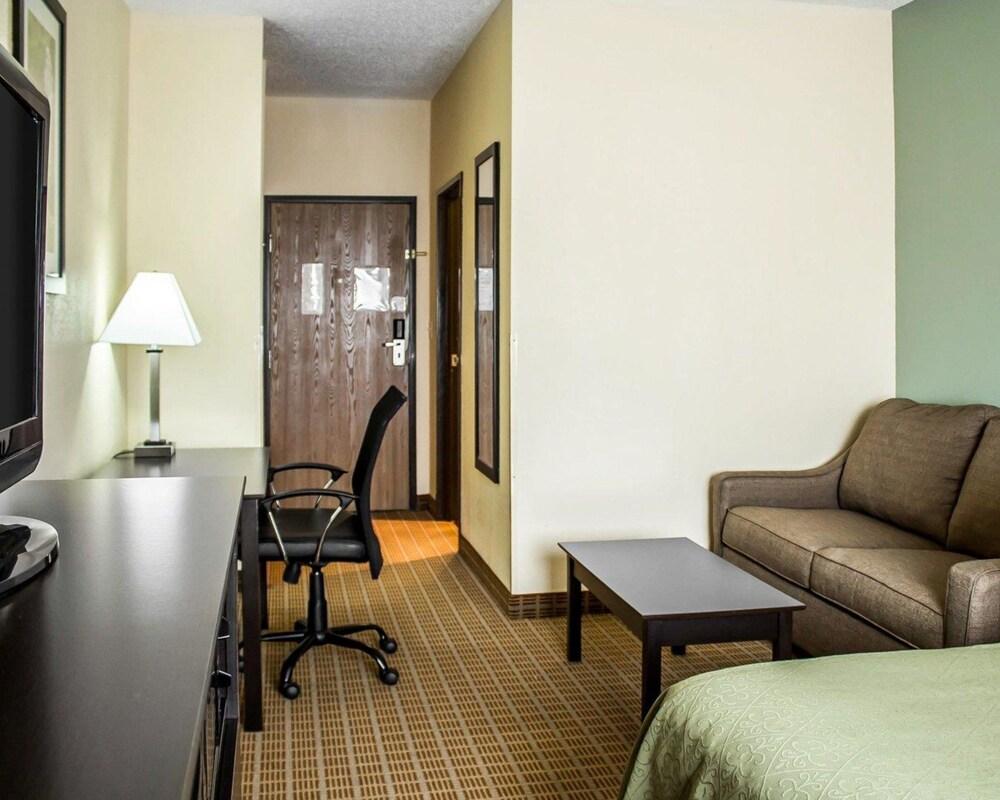 Quality Inn photo 10