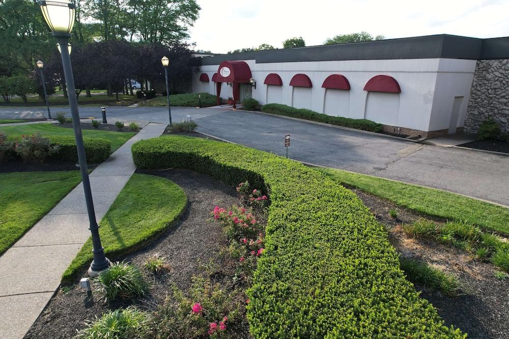 SureStay Plus Hotel by Best Western Lehigh Valley photo 40