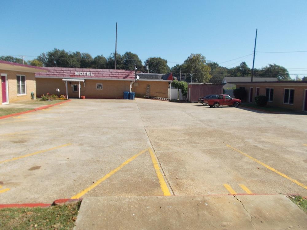 Hillside Motel photo 45