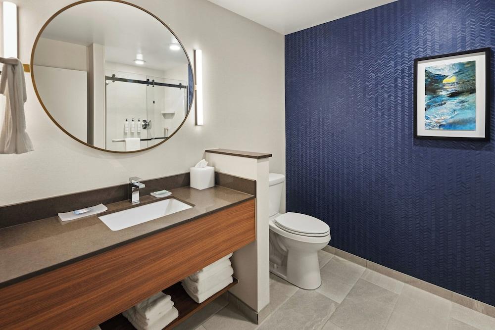 Fairfield Inn & Suites by Marriott Cedar Rapids North photo 21