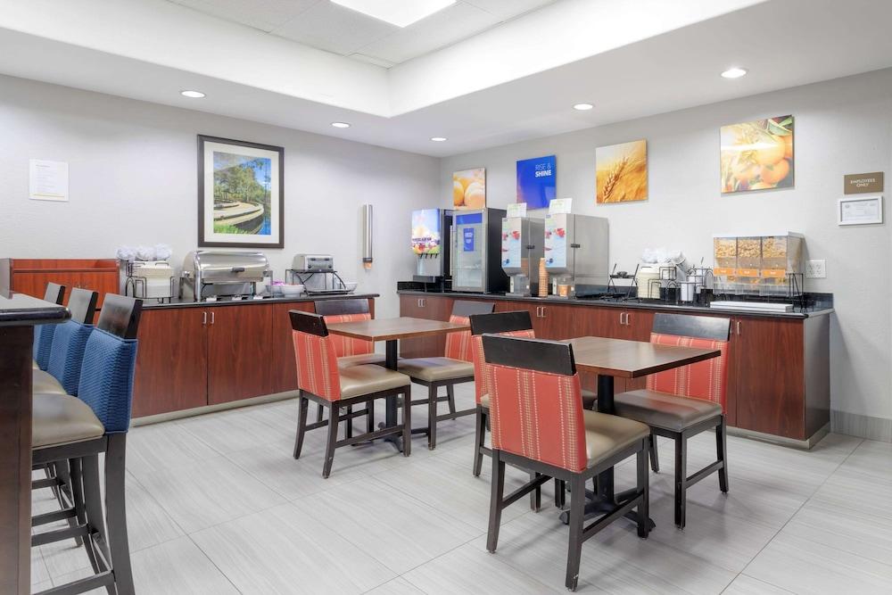 Comfort Inn Orange I-10 photo 4