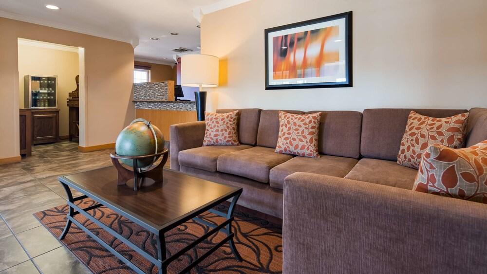 Best Western Flora Inn photo 4