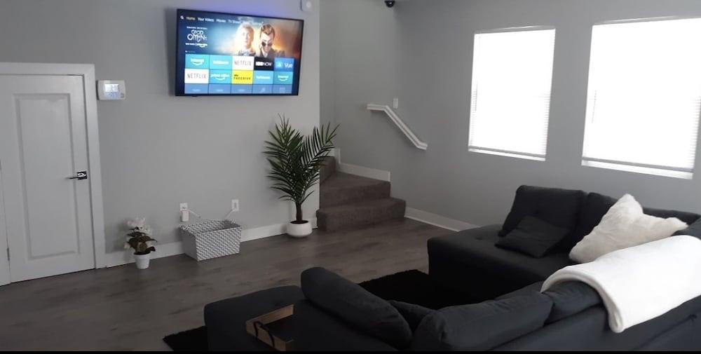 Luxury Stays - Hostel photo 30