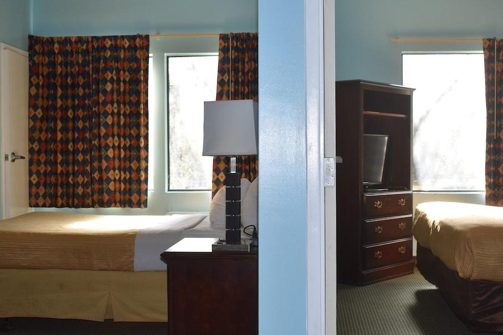GUEST COTTAGES & SUITES photo 30