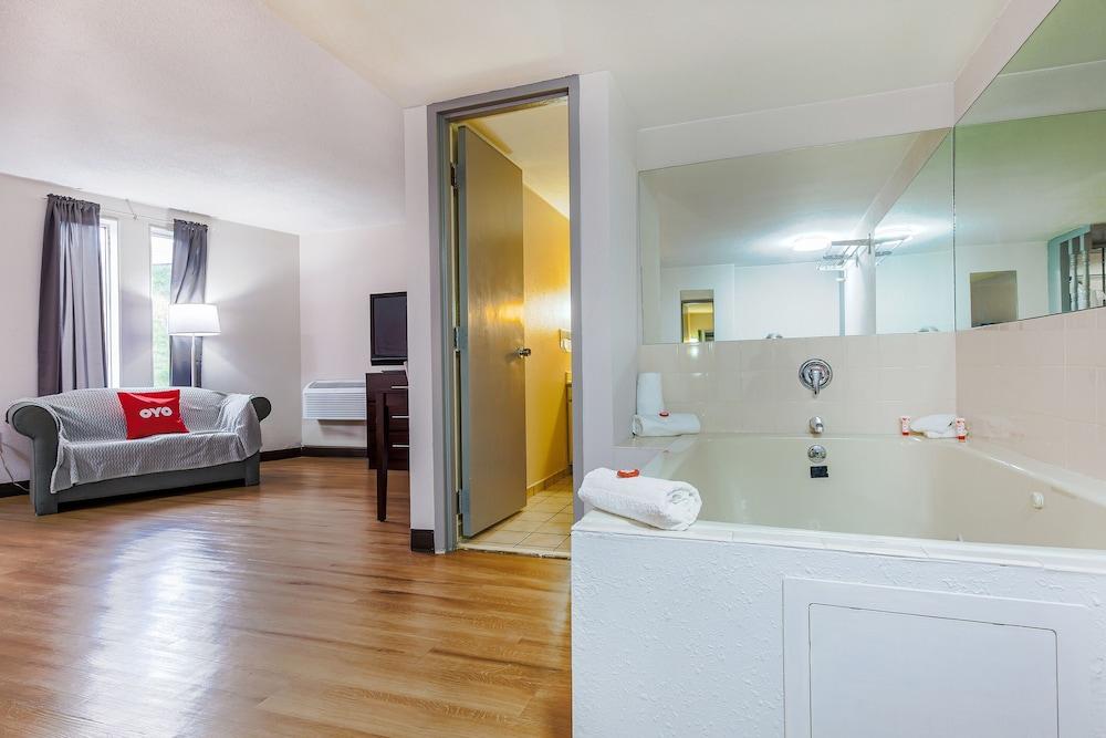 Americas Best Value Inn Moline photo 4