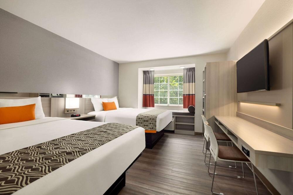 Microtel Inn & Suites by Wyndham Raleigh photo 32