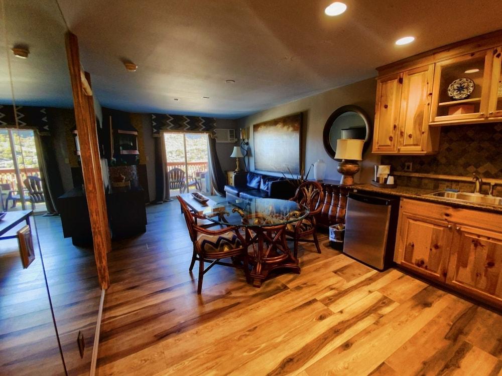 The Retreat on Charleston Peak photo 70