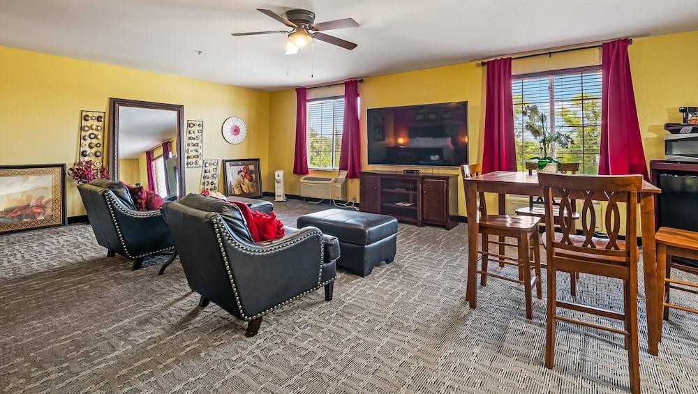 Wildwood Inn photo 18