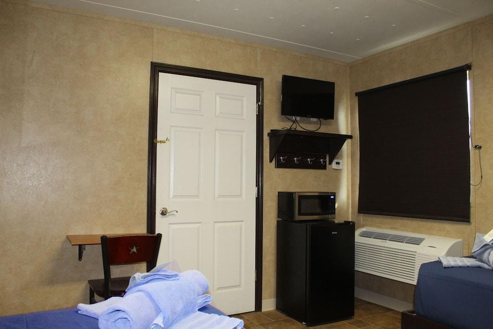 Target Hospitality-Pecos South Lodge photo 6