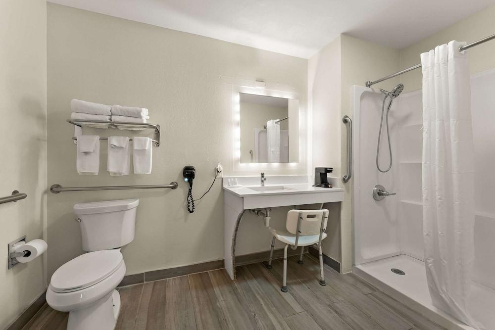 Quality Inn & Suites Dublin photo 25
