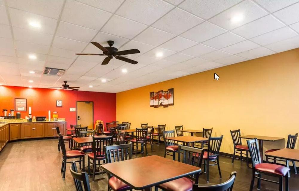 Econo Lodge Birmingham - Hoover photo 5