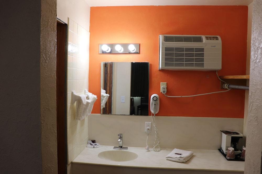 Best Nights Inn photo 40