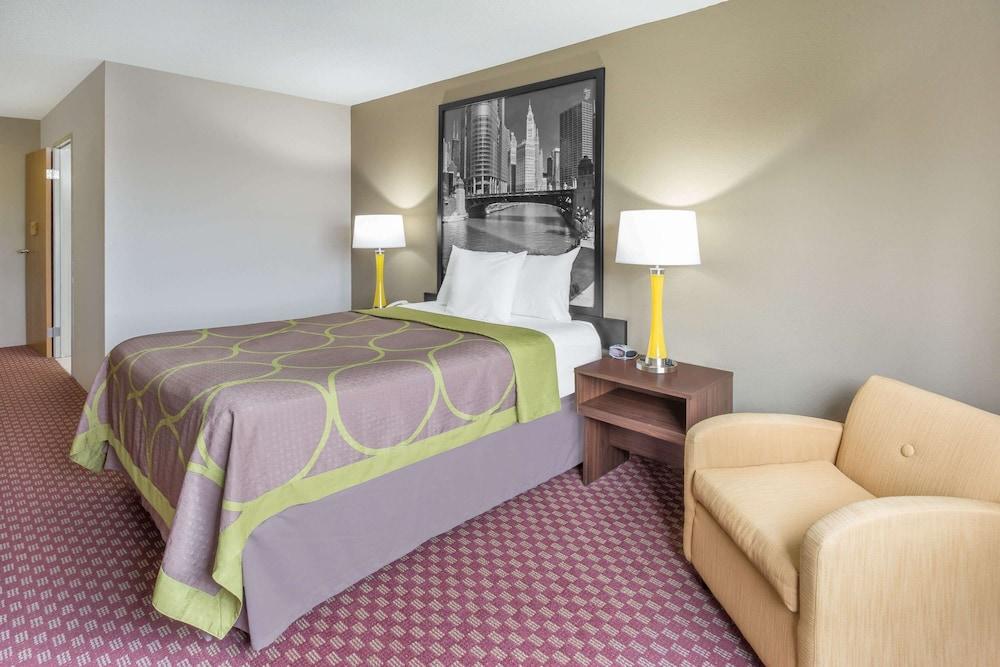 Super 8 by Wyndham Hebron Lowell Area photo 10