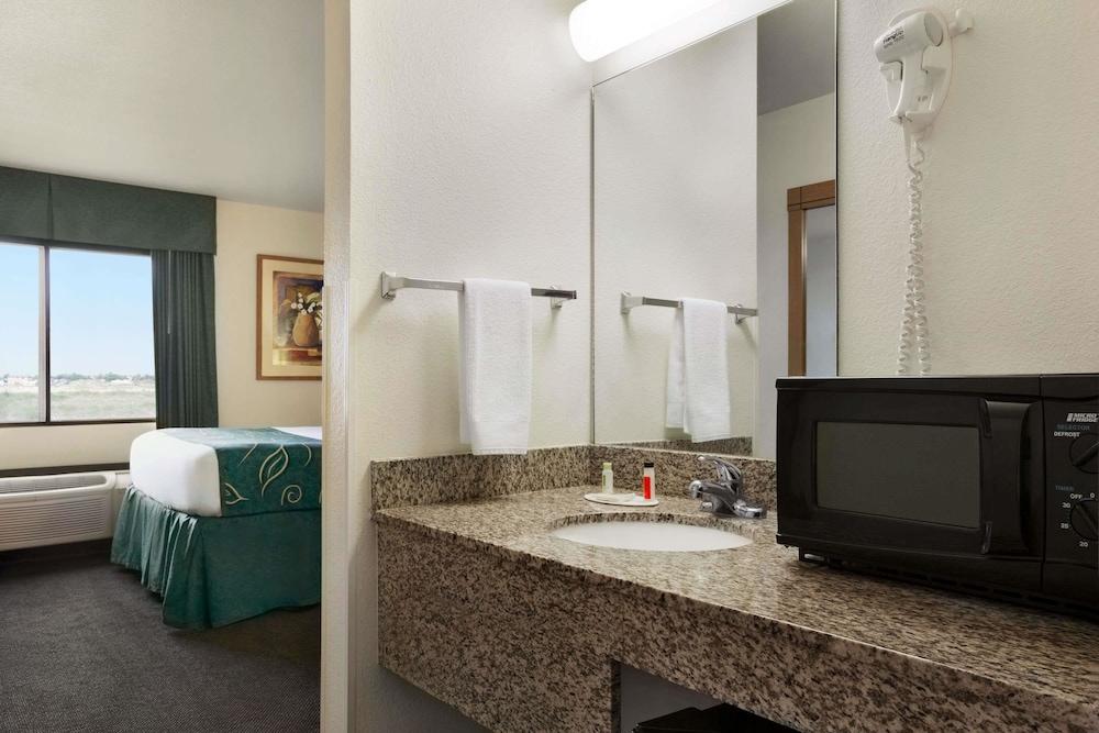 Travelodge by Wyndham Pecos photo 11