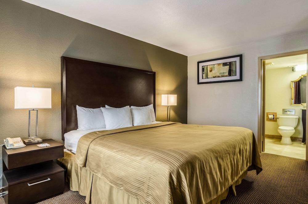 Quality Inn & Suites Winfield photo 28