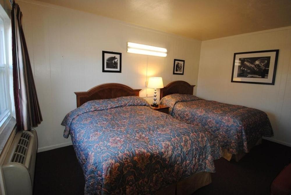 Lee High Inn photo 11