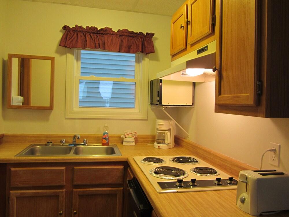 Green Dolphin Motel photo 26