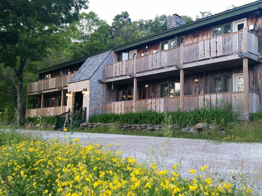 Lotus Mountain Retreat photo 1