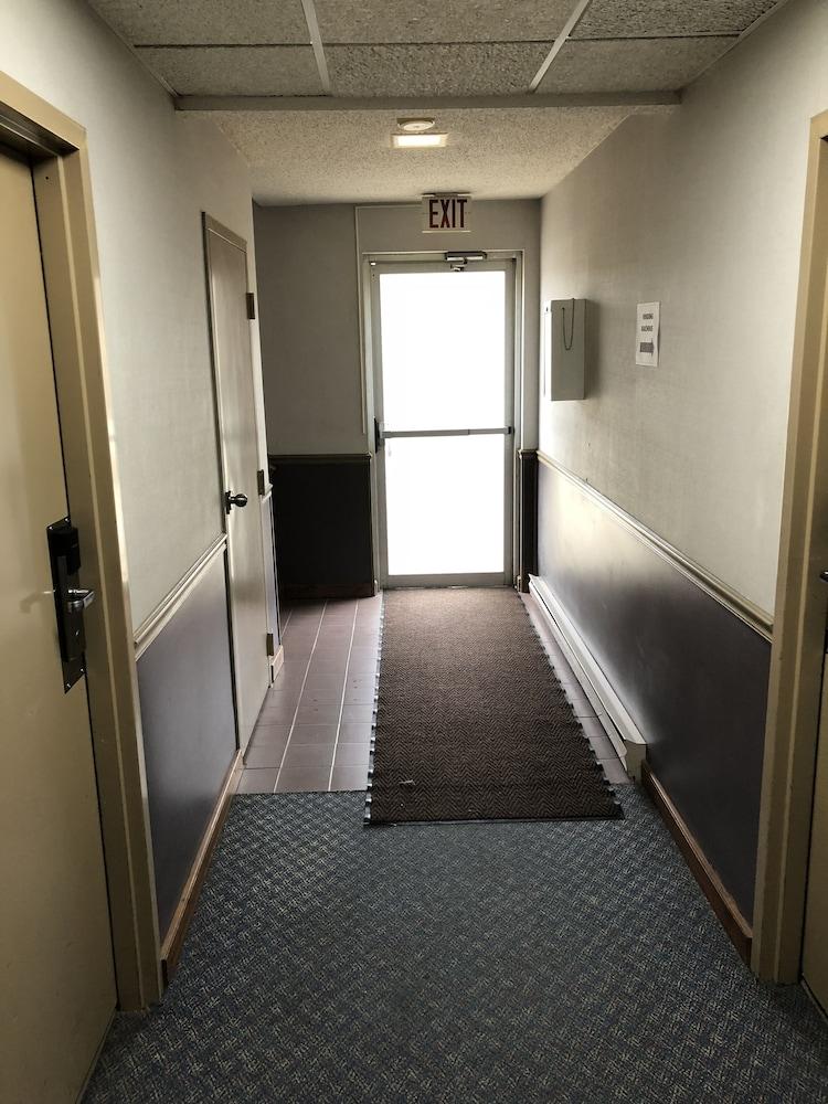 Denison Inn & Suites photo 49