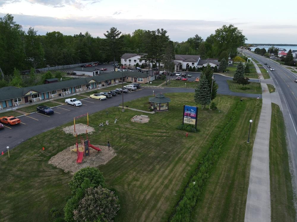 Crows Nest Inn Tawas photo 8