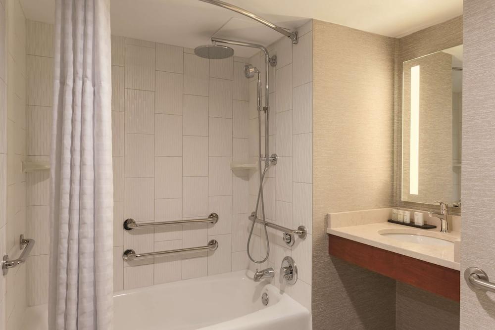 Embassy Suites by Hilton Orlando International Dr ICON Park photo 31