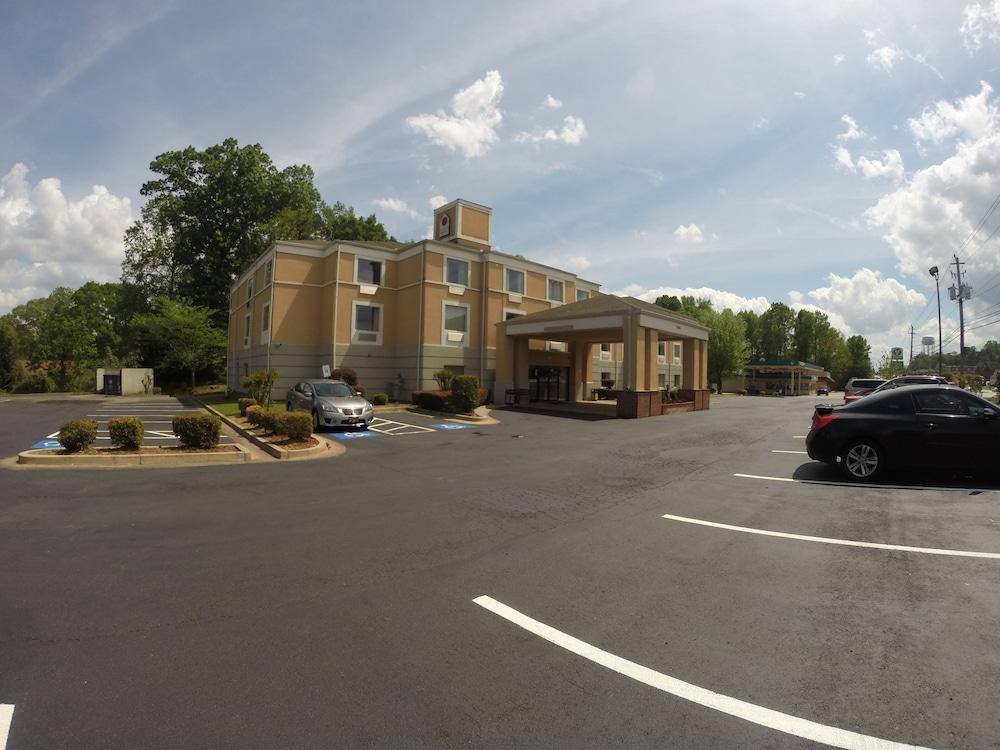 Jameson Inn and Suites Riverdale photo 30