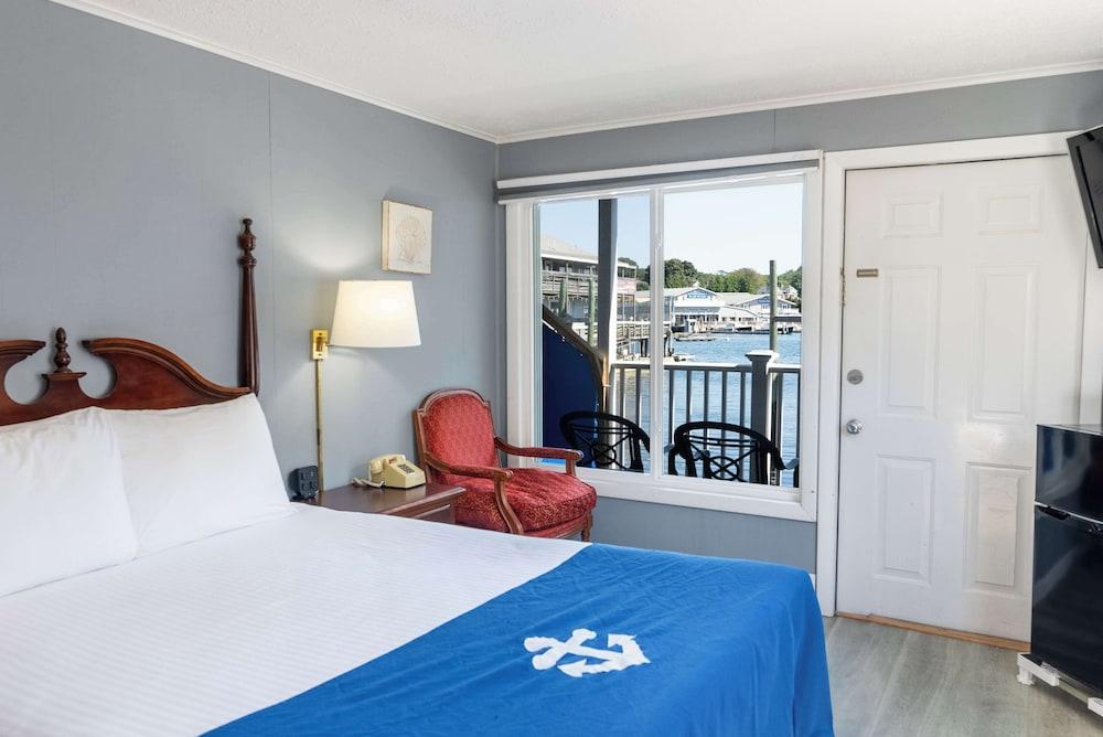 Fishermans Wharf Inn photo 88