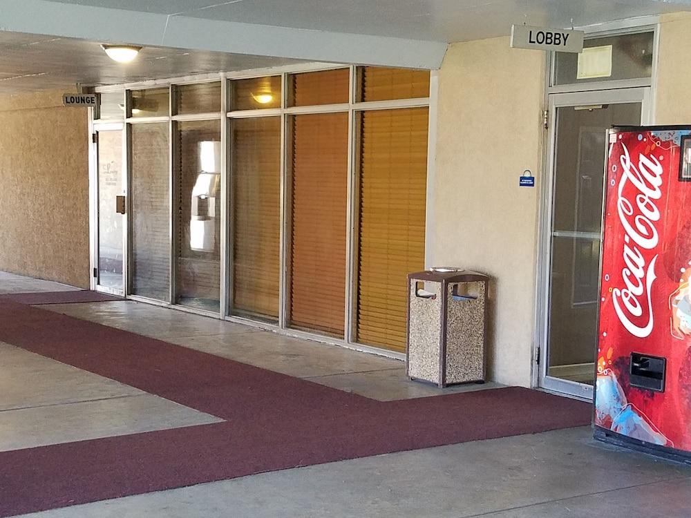 Days Inn by Wyndham Leesville photo 28