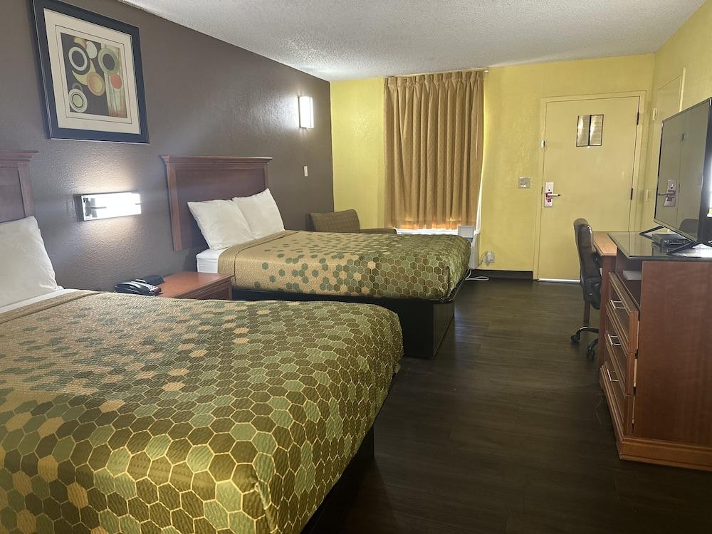 Econo Lodge Picayune photo 11