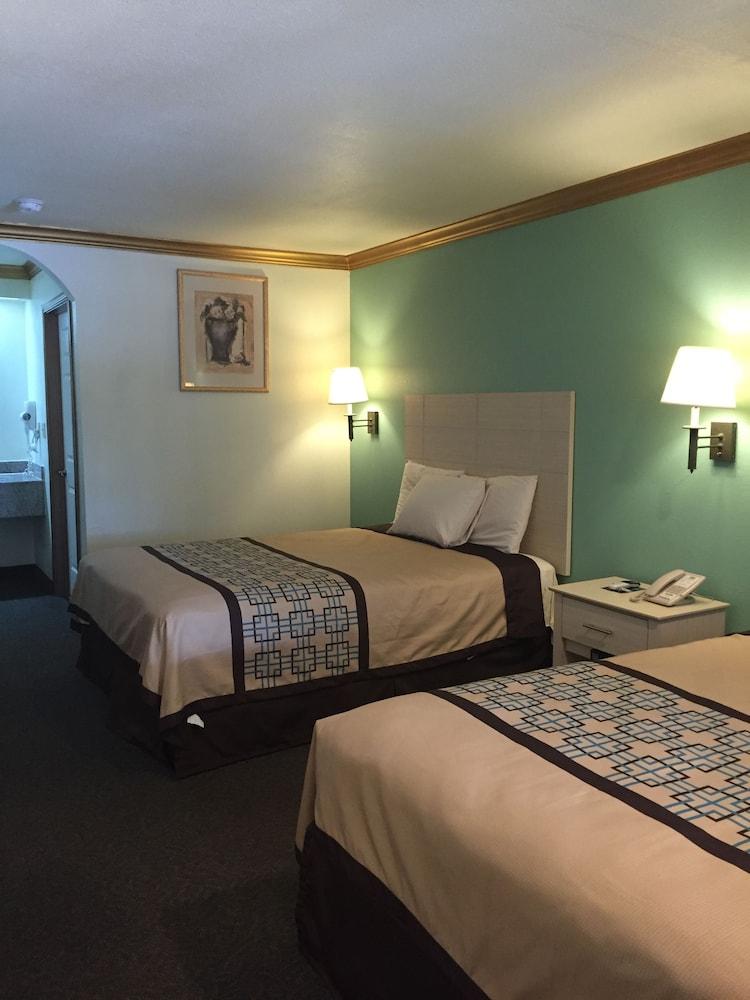 Scottish Inns & Suites at NRG Park photo 44