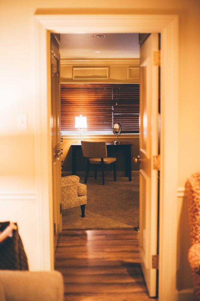 The Remington Suite Hotel and Spa photo 25
