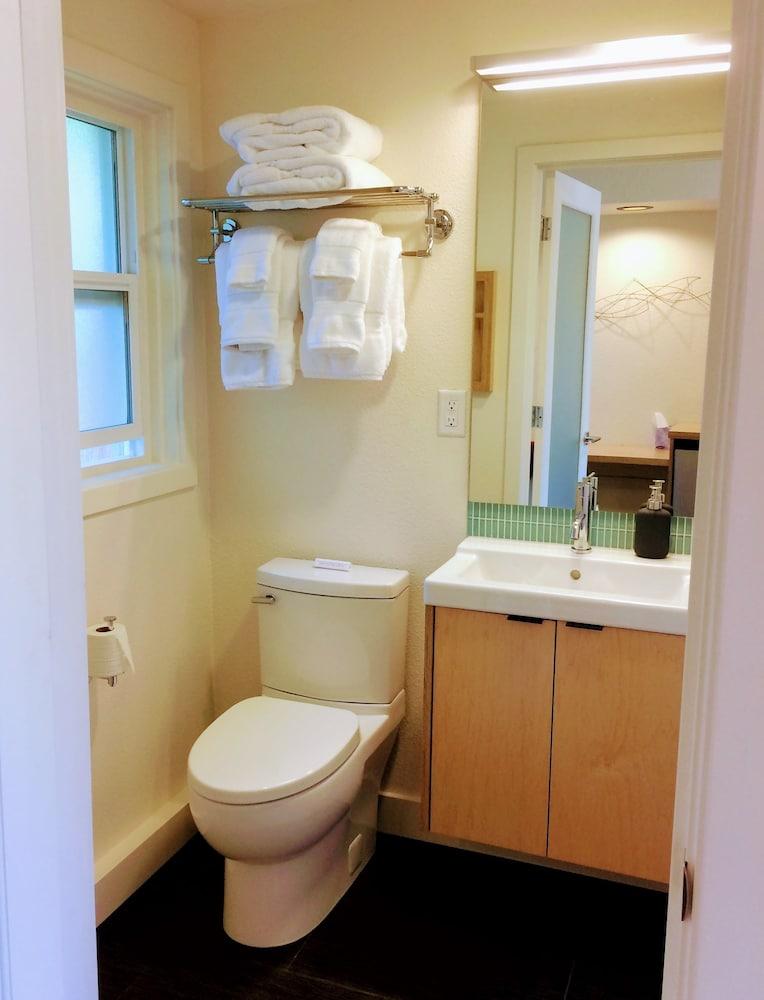 Heliotrope Hotel photo 68