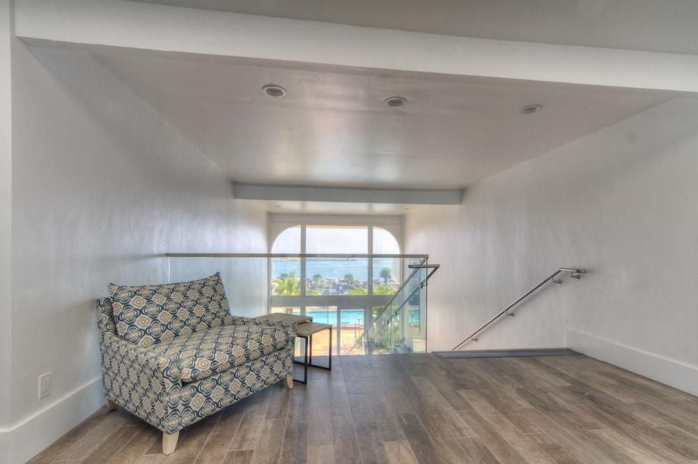 Oceanside Marina Suites photo 26