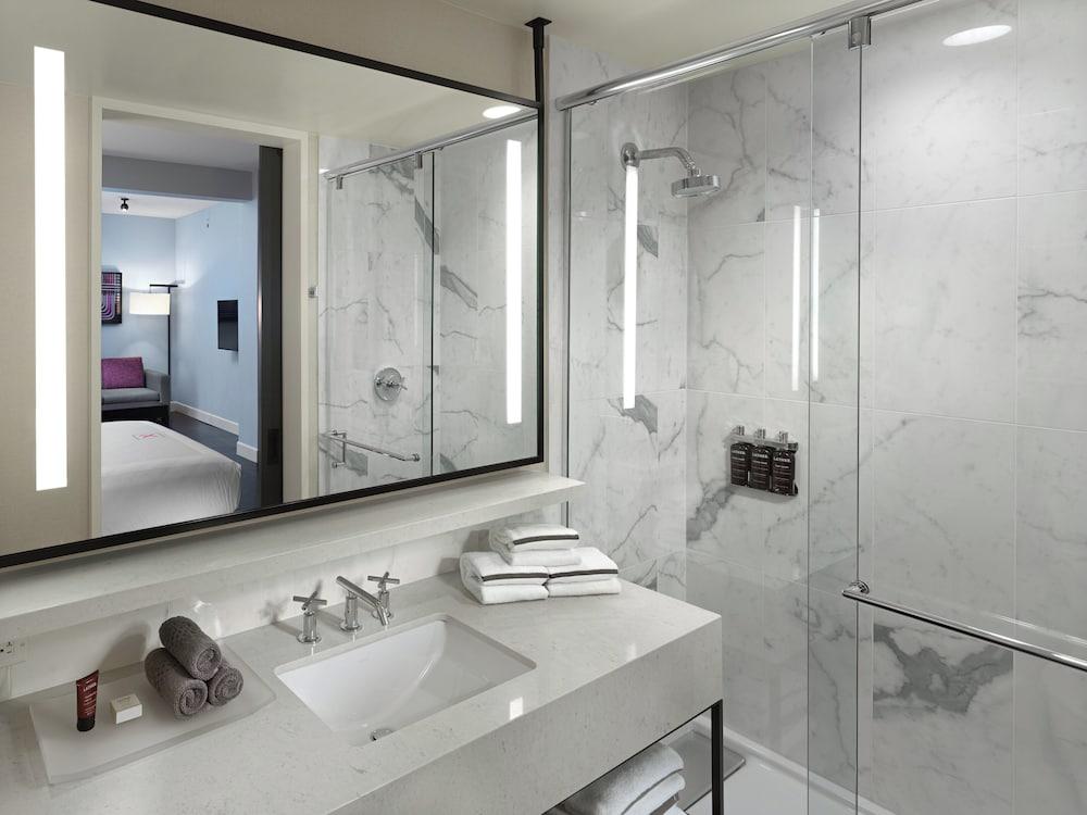 Axiom Hotel photo 20