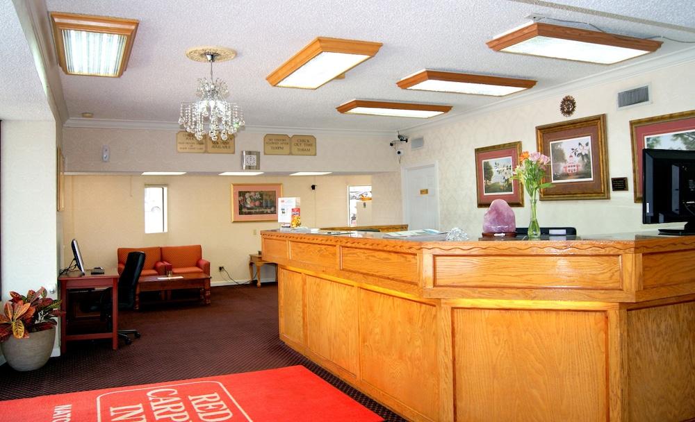 Red Carpet Inn photo 4